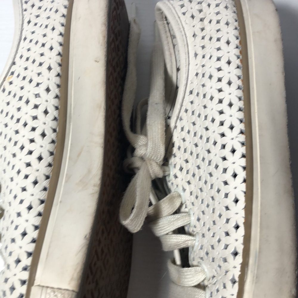 Tory Burch White Tan laser cut leather daisy sneakers women’s size 6.5 - Picture 5 of 13
